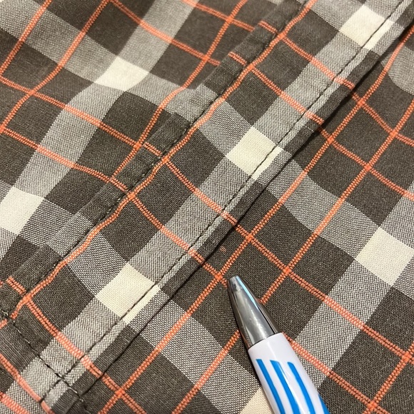 VOLCOM SHORT SLEEVED BUTTON UP SHIRT (XL) - Picture 16 of 16